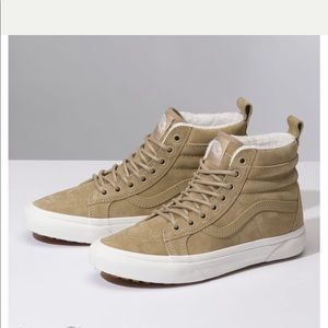 Women’s size 9 MTE Vans